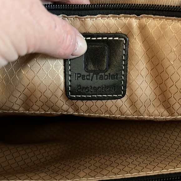 Mcklein Travel case black leather GUC - Picture 9 of 16